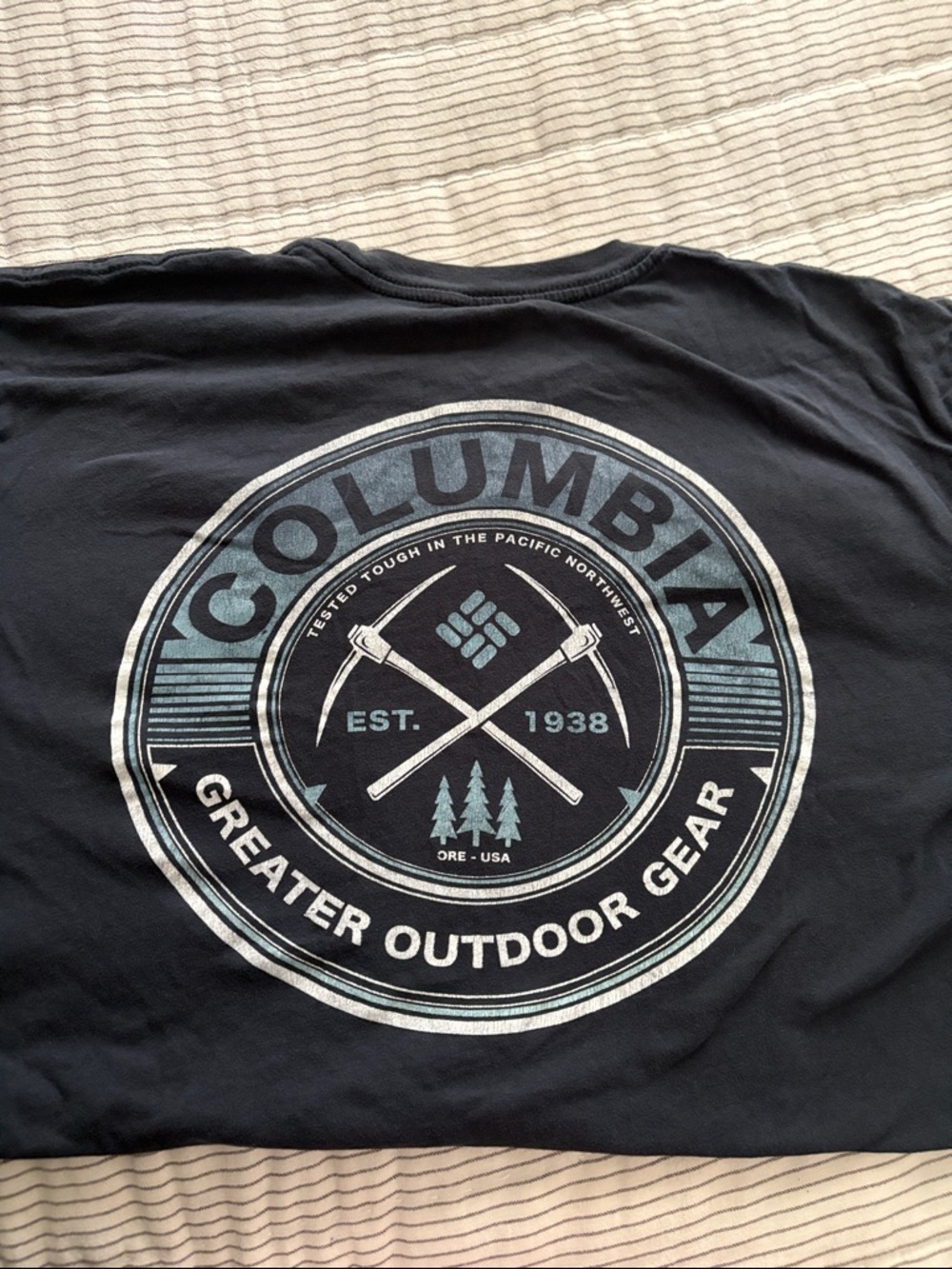 Columbia navy Short-Sleeve Tee with Blue and White Outdoor Emblem | XL